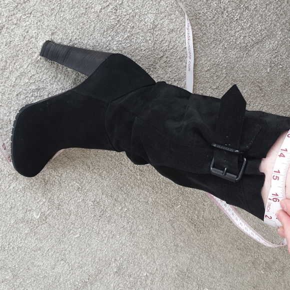 Burberry shoes - Picture 10 of 17